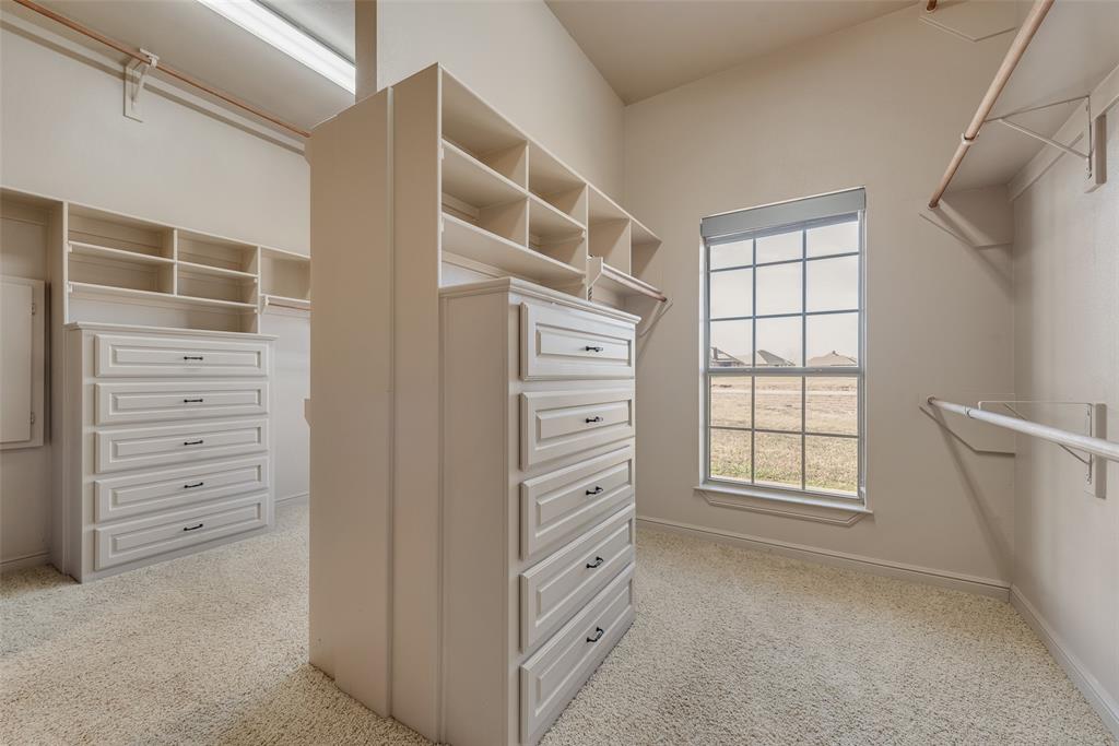 1088 Shadow Lakes Drive Wills Point, TX 75169 - Photo 21 of 27 Primary Bedroom Closet
