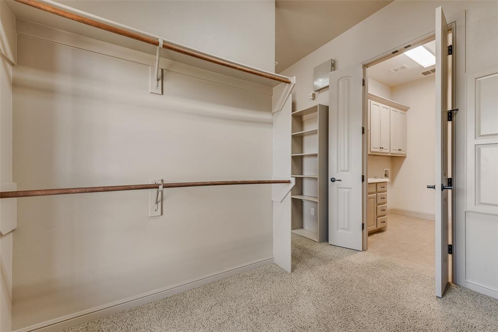 1088 Shadow Lakes Drive Wills Point, TX 75169 - Photo 22 of 27 Primary Bedroom Closet
