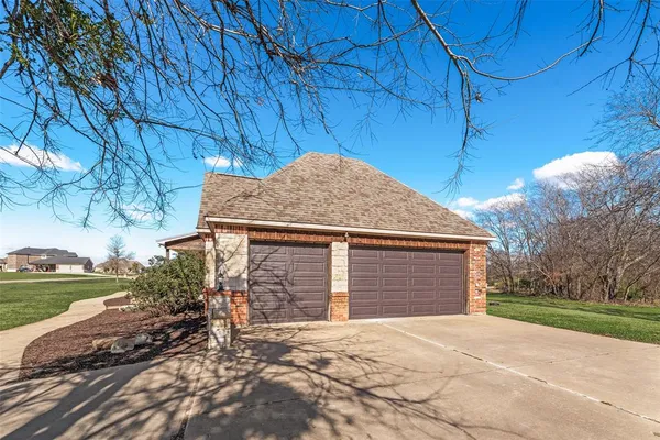 $870,000 | 1088 Shadow Lakes Drive, Wills Point, TX 75169