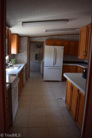 228 Rab Road Purlear, NC 28665 - Photo 20 of 33