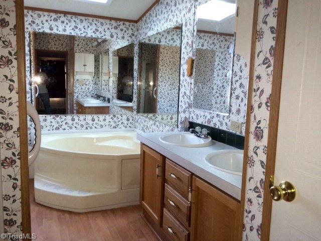 228 Rab Road Purlear, NC 28665 - Photo 10 of 33