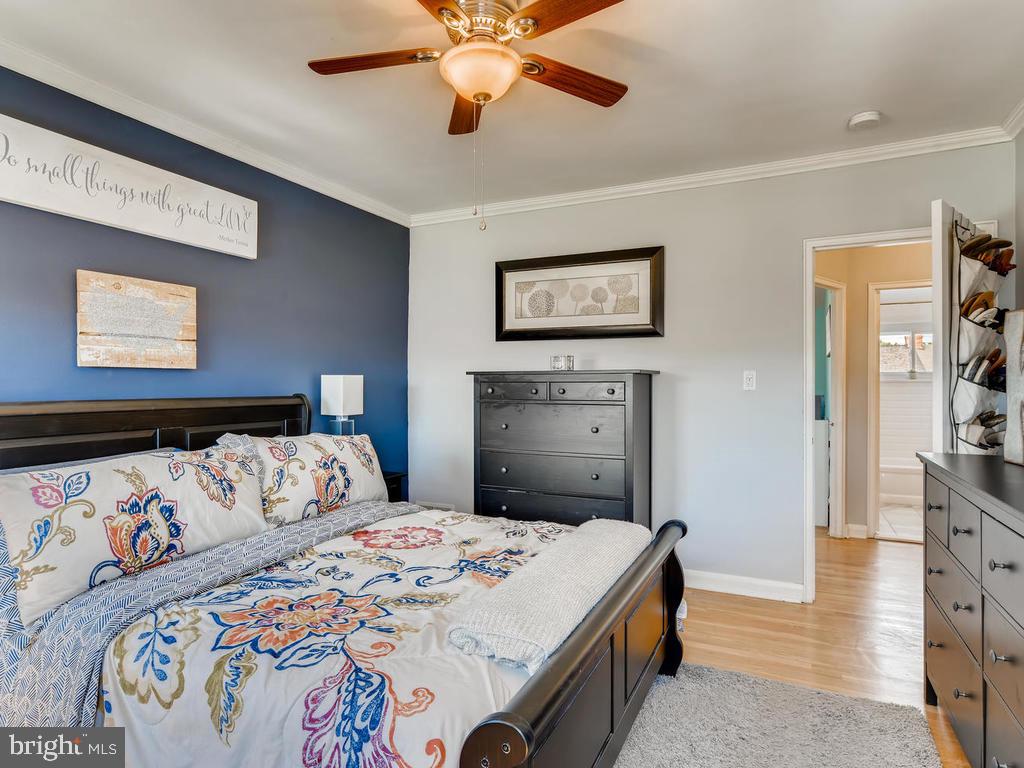 1906 Holborn Road Baltimore, MD 21222 - Photo 13 of 29 Master Bdrm w/hardwood & crown molding!