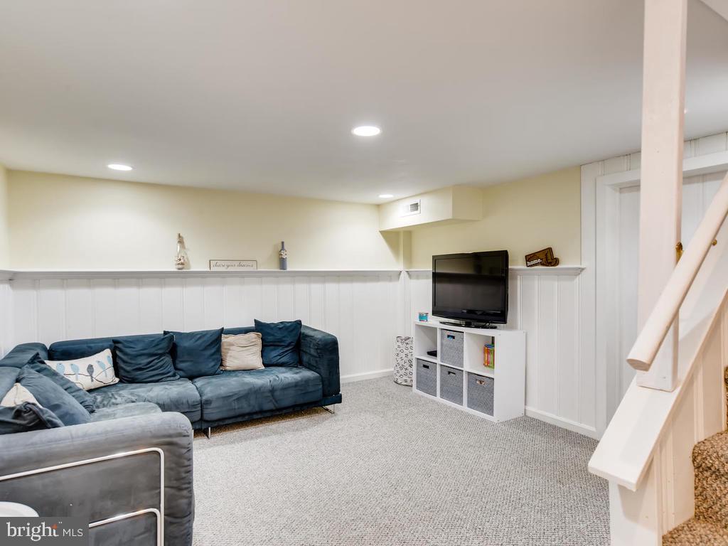 1906 Holborn Road Baltimore, MD 21222 - Photo 20 of 29 15x13 Family/Rec/Play Rm w/recessed lighting!