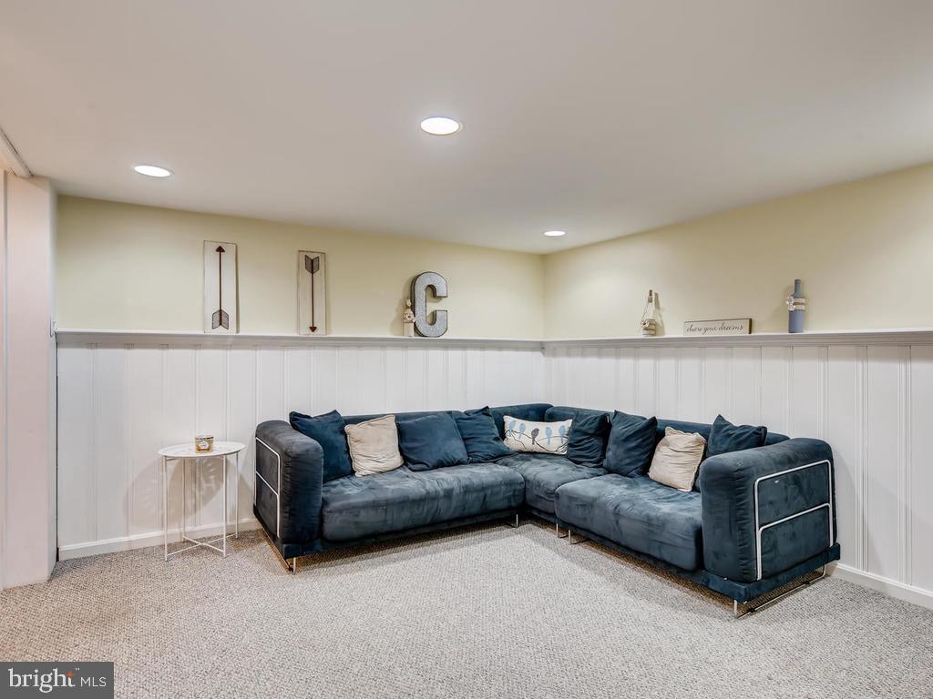 1906 Holborn Road Baltimore, MD 21222 - Photo 21 of 29 15x13 Family/Rec/Play Rm w/recessed lighting!