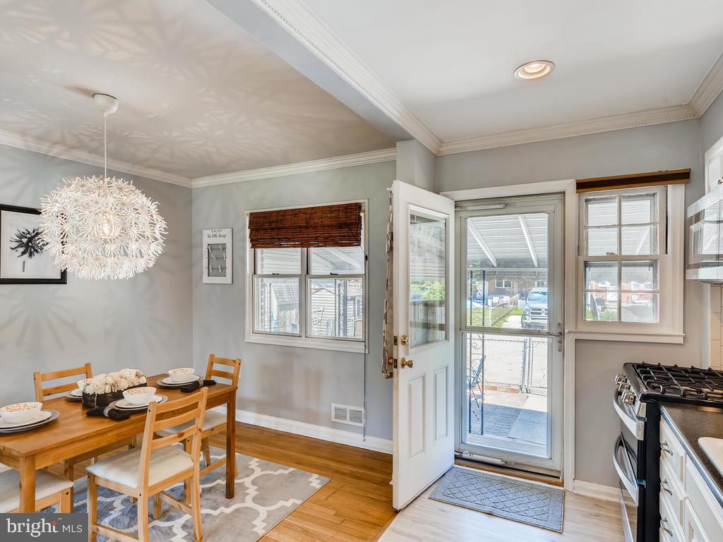 1906 Holborn Road Baltimore, MD 21222 - Photo 7 of 29 Crown molding, recessed lighting & open layout!
