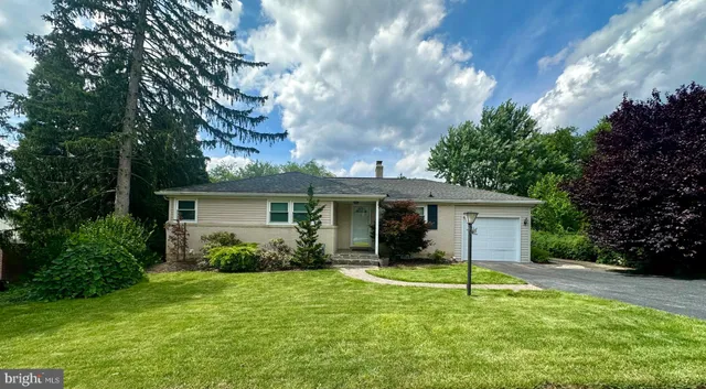 $2,350 | 2475 Wharton Road, York, PA 17402