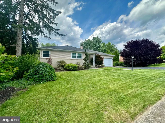 $2,350 | 2475 Wharton Road, York, PA 17402