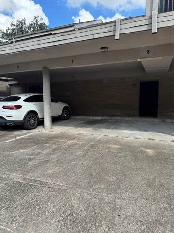 a view of parking area