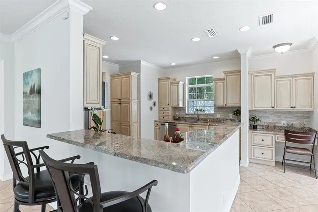 $879,000 | 321 Barbara Circle, Belleair, FL 33756