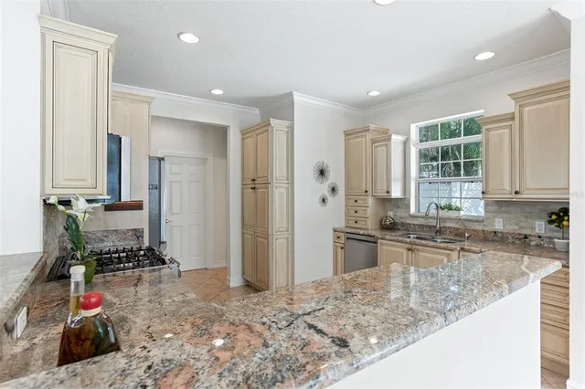 $879,000 | 321 Barbara Circle, Belleair, FL 33756