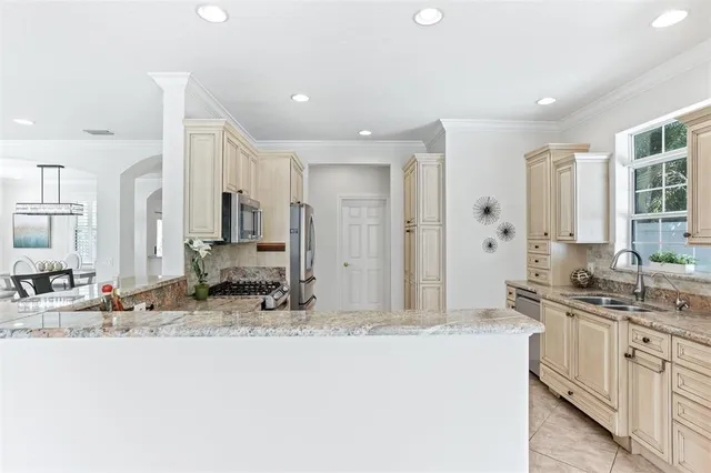 $879,000 | 321 Barbara Circle, Belleair, FL 33756