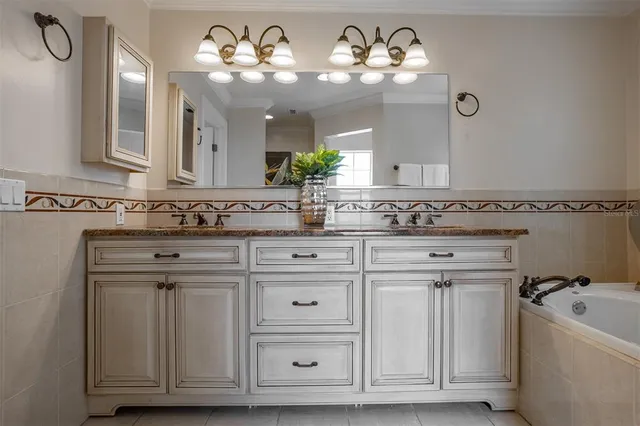 $879,000 | 321 Barbara Circle, Belleair, FL 33756