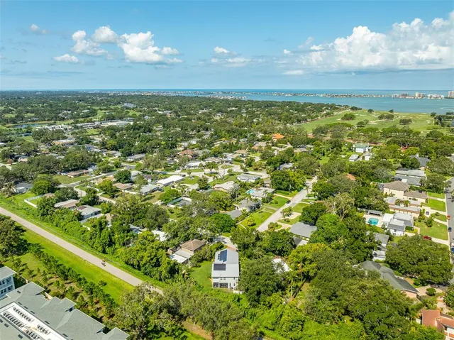 $879,000 | 321 Barbara Circle, Belleair, FL 33756