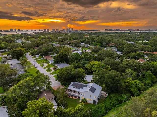 $879,000 | 321 Barbara Circle, Belleair, FL 33756