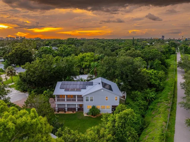 $879,000 | 321 Barbara Circle, Belleair, FL 33756