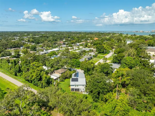 $879,000 | 321 Barbara Circle, Belleair, FL 33756