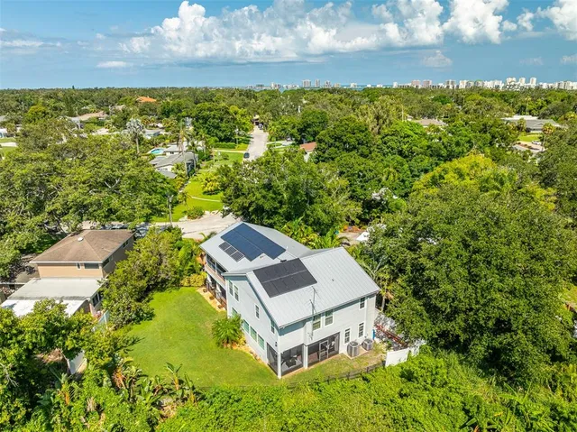 $879,000 | 321 Barbara Circle, Belleair, FL 33756