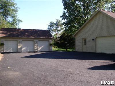 6326 Tollgate Road Zionsville, PA 18092 - Photo 3 of 13 Gallery Image 3