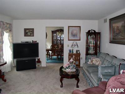 6326 Tollgate Road Zionsville, PA 18092 - Photo 8 of 13 Gallery Image 8