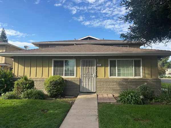 $210,000 | 411 West Santa Ana Avenue, Unit 1, Clovis, CA 93612