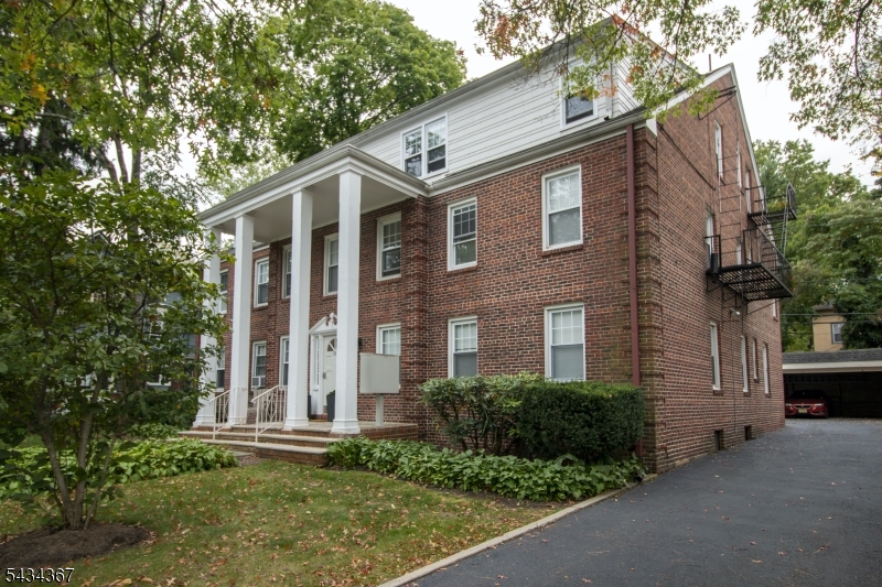18 The Crescent Montclair, NJ 07042 - Photo 1 of 1 Gallery Image 1