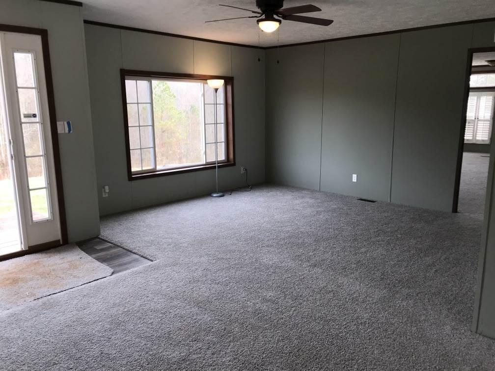 157 Buckner Road Philadelphia, TN 37846 - Photo 14 of 30 an empty room with a window