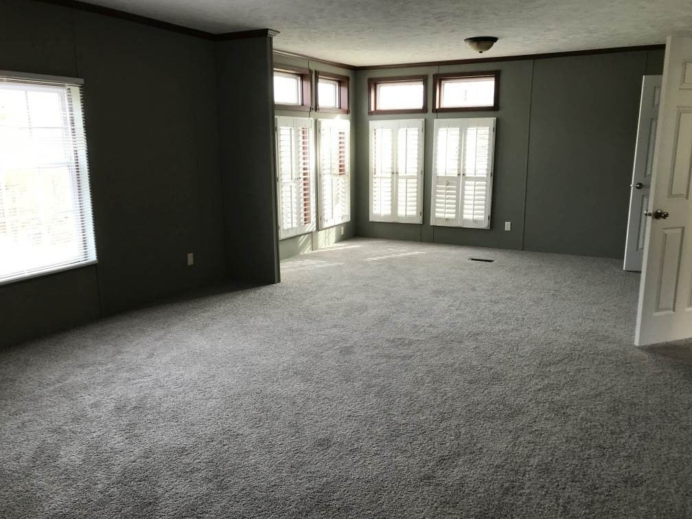 157 Buckner Road Philadelphia, TN 37846 - Photo 15 of 30 an empty room with windows