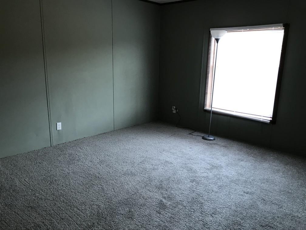 157 Buckner Road Philadelphia, TN 37846 - Photo 9 of 30 an empty room with a window