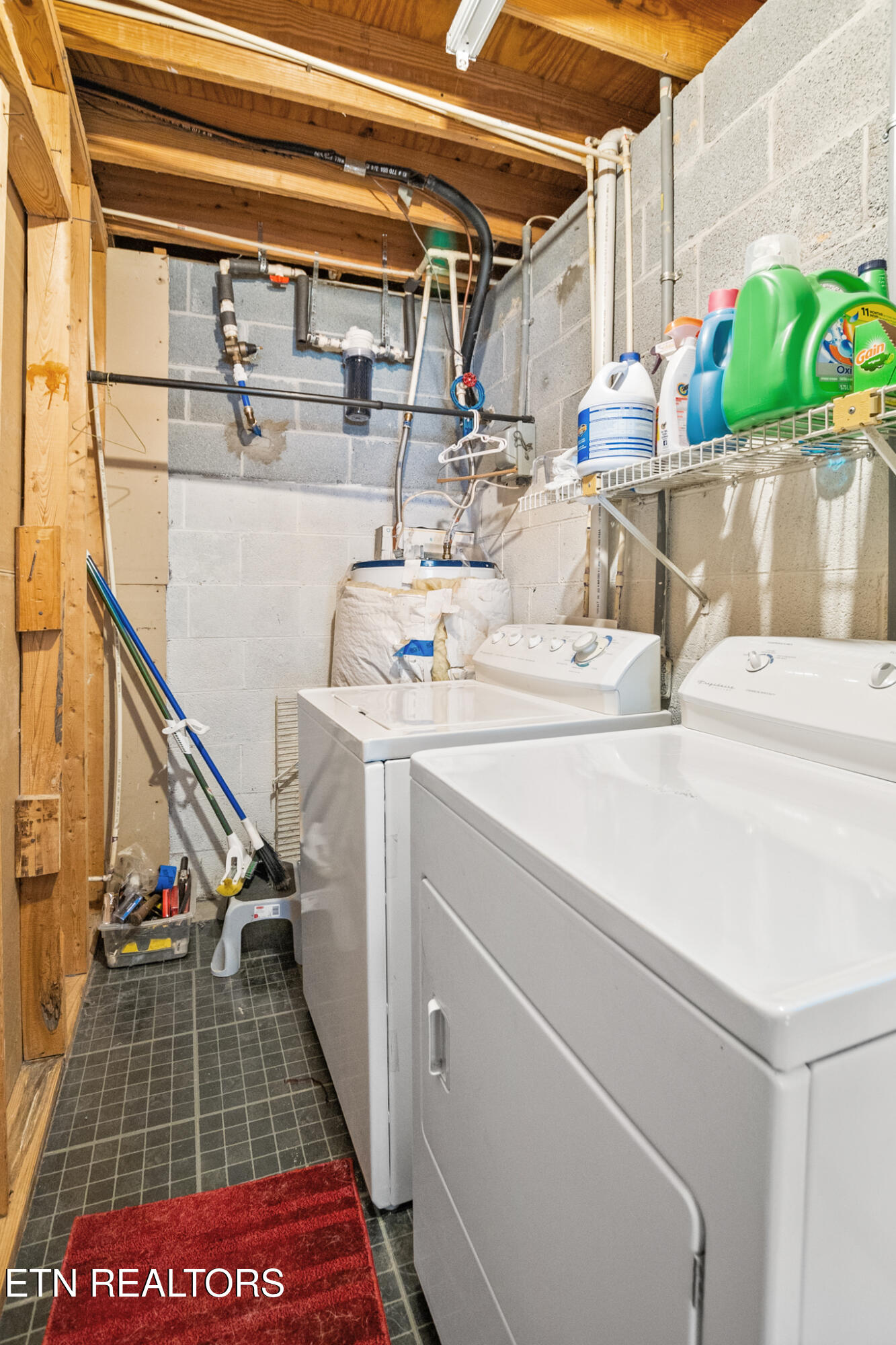 335 Booker Road Maynardville, TN 37807 - Photo 25 of 43 Laundry room