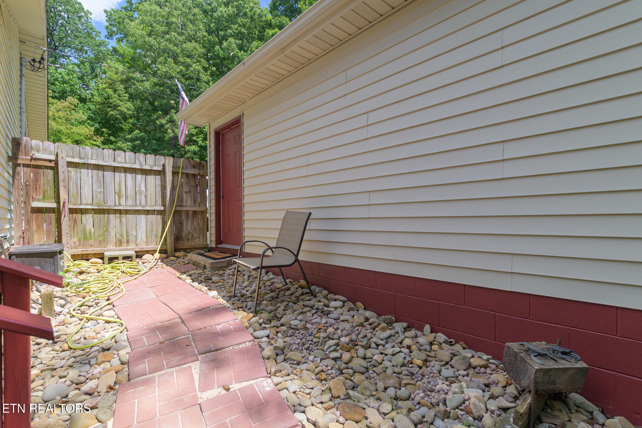 335 Booker Road Maynardville, TN 37807 - Photo 10 of 43 Garage entry