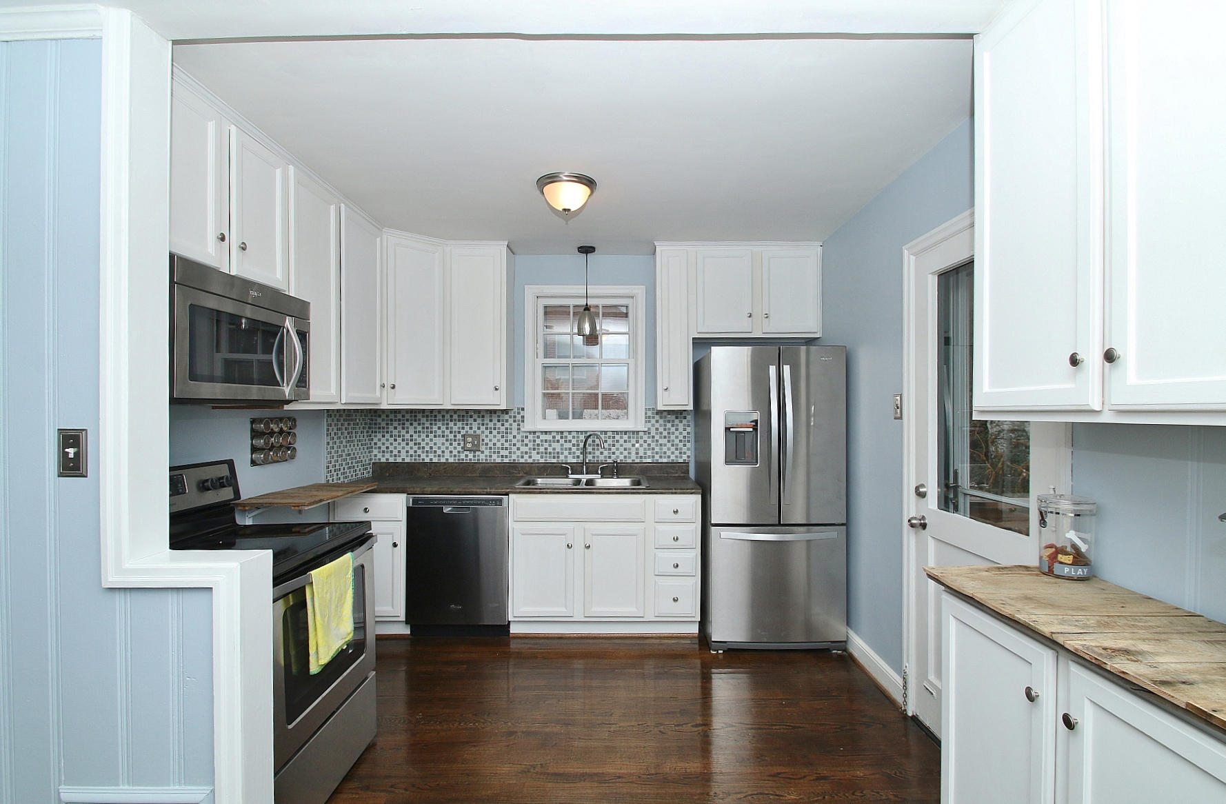 1823 Langdon Road Southwest Roanoke, VA 24015 - Photo 13 of 36 img_0907