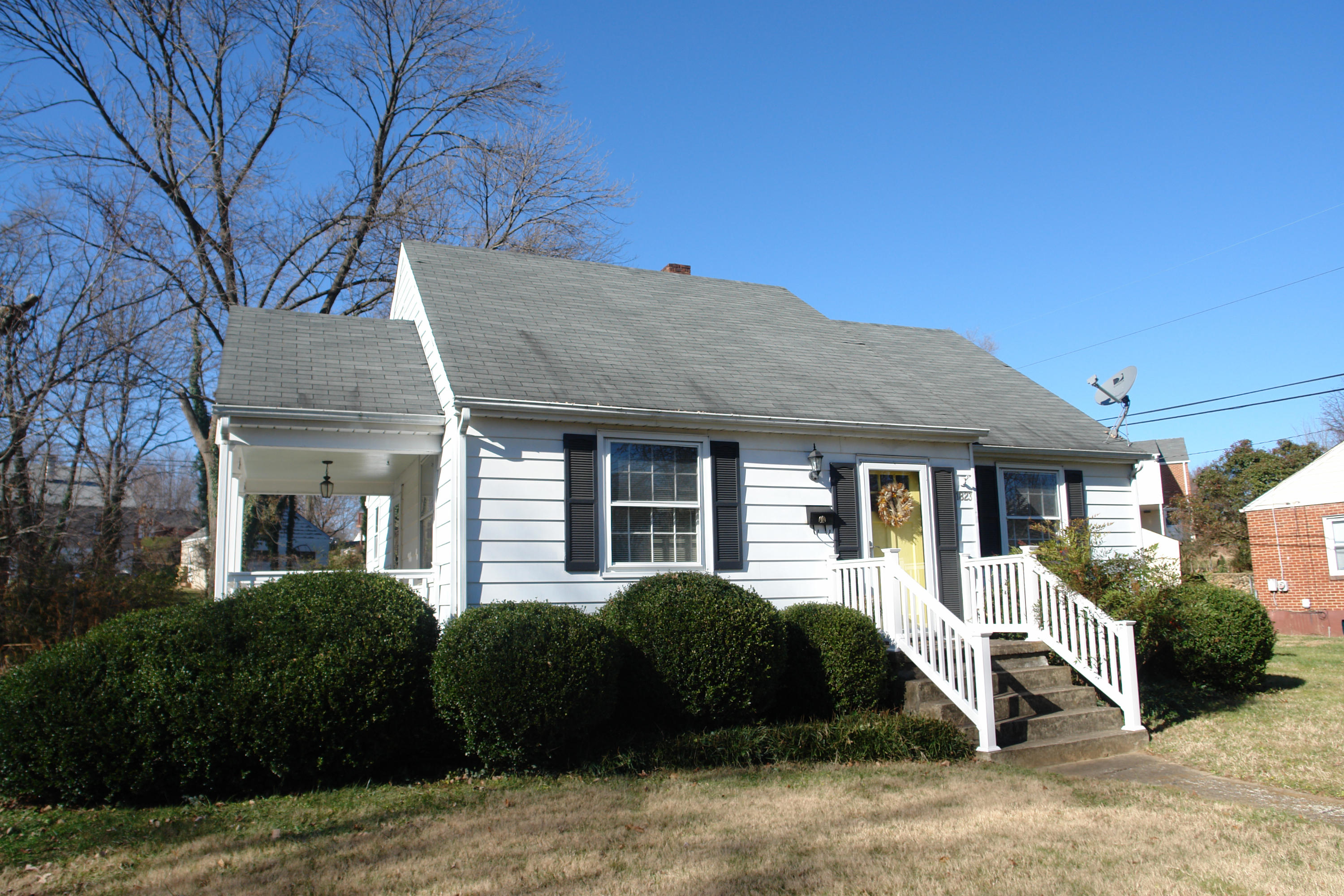 1823 Langdon Road Southwest Roanoke, VA 24015 - Photo 3 of 36 DSC01333