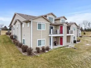 $484,900 | 1936 Ravenswood Lane, Manitowoc, WI 54220