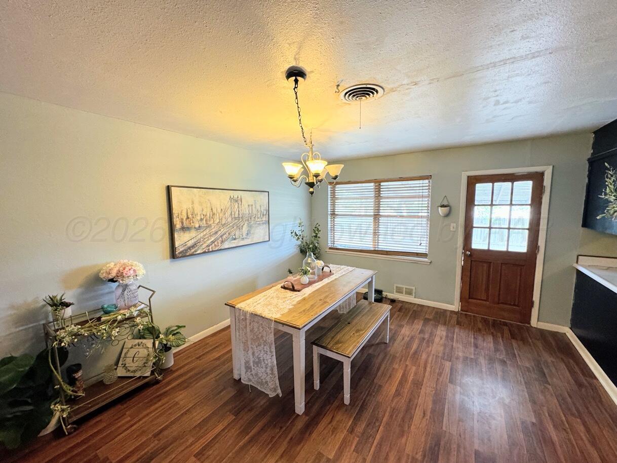 1010 Northwestern Street Perryton, TX 79070 - Photo 5 of 16 1010NORTHWESTERN DINING AREA