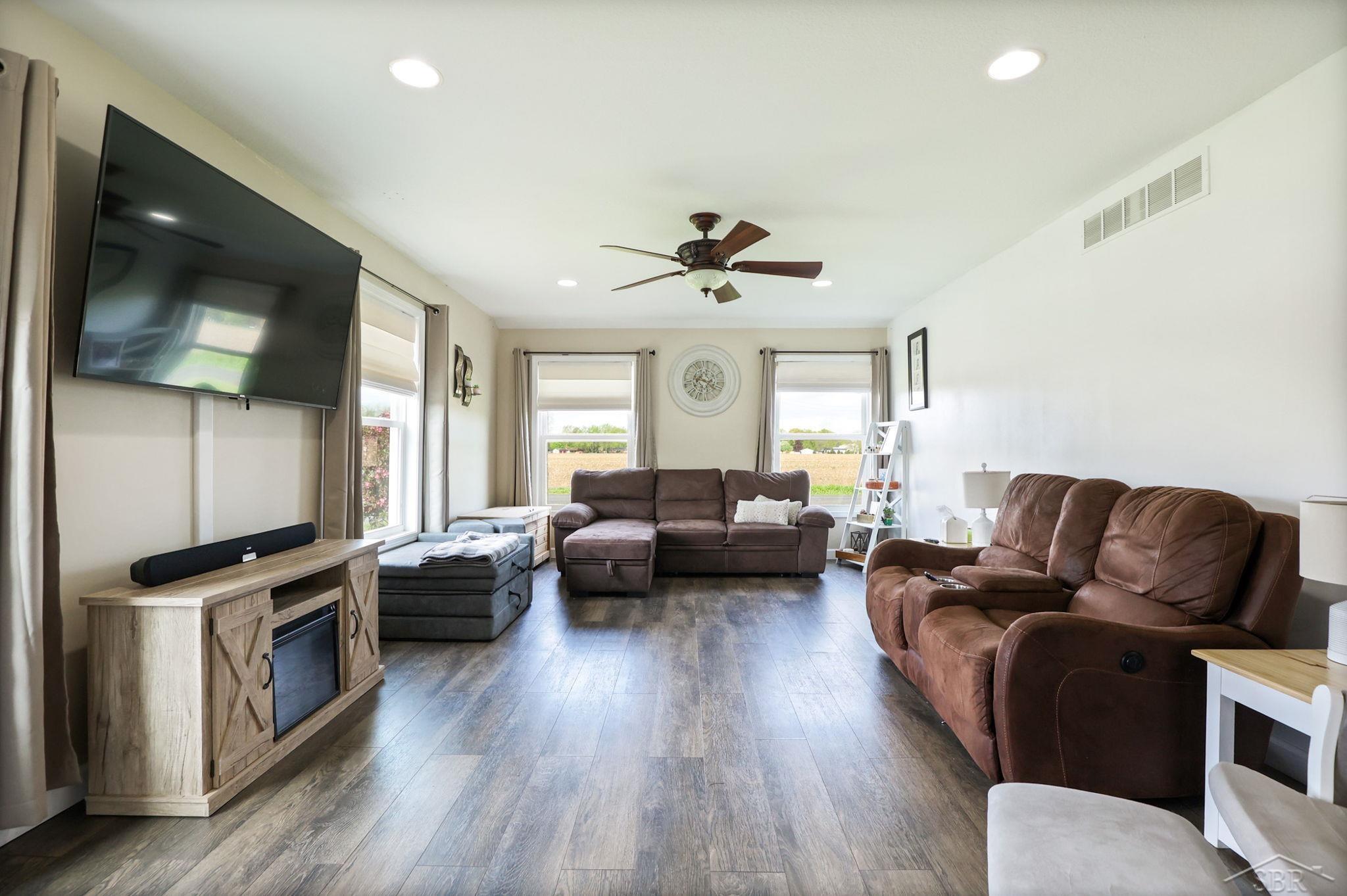 2850 North Thomas Road Saginaw, MI 48609 - Photo 21 of 41 50174695-f1a059d5-266f-44dc-a47c-e80b18ff9659.JPG