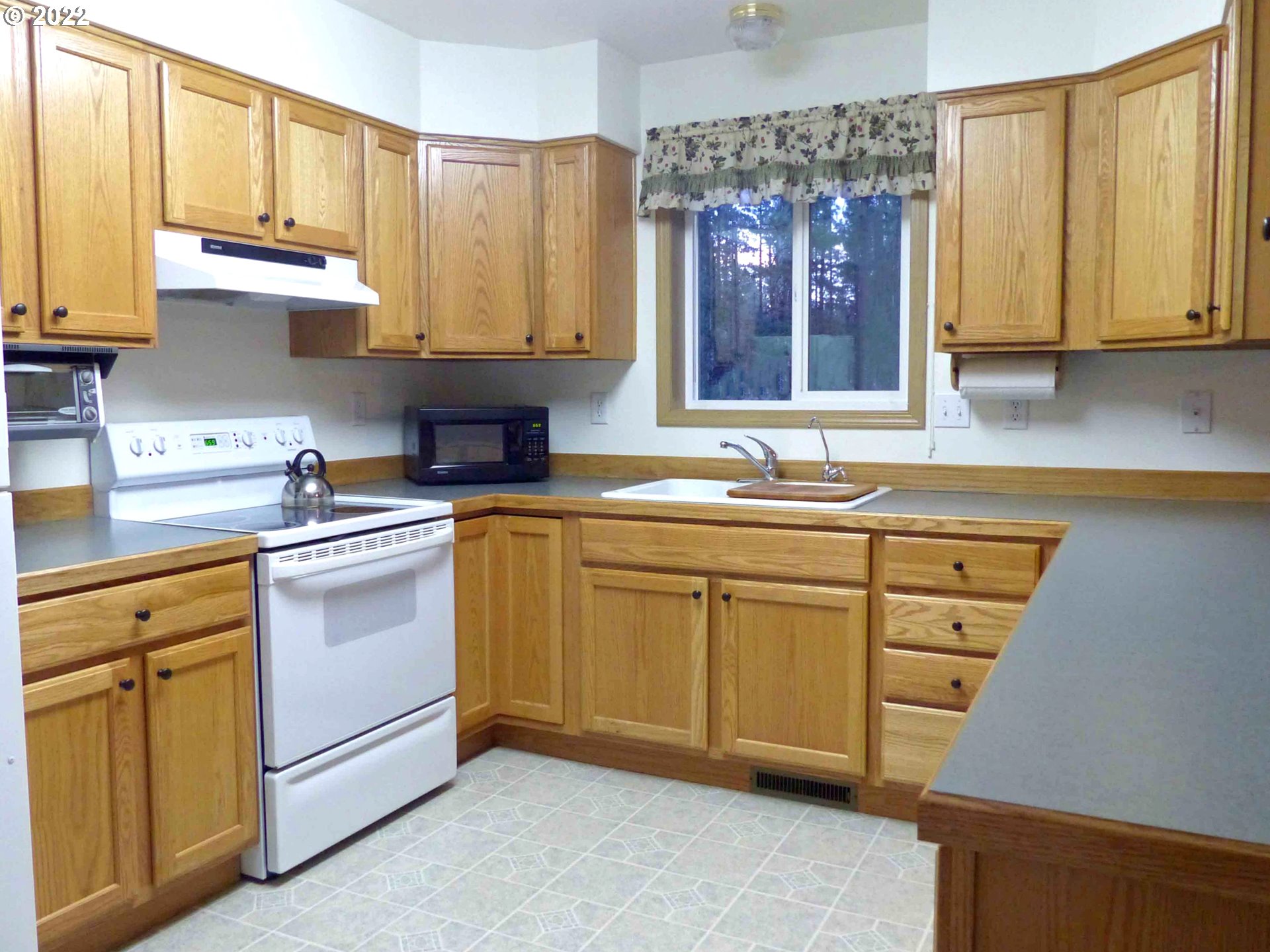 261 South Jw Road Tygh Valley, OR 97063 - Photo 10 of 29 Gallery Image 10