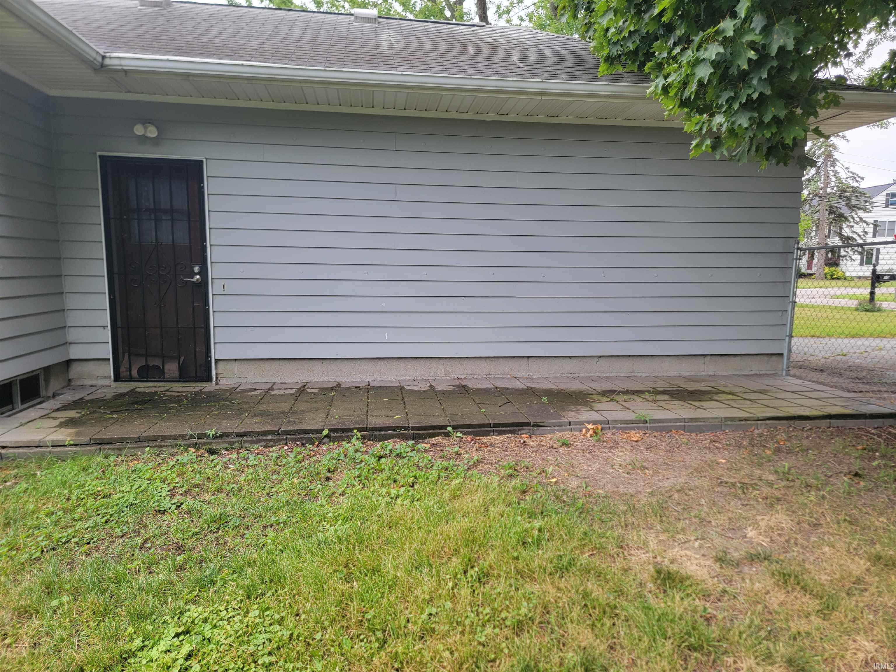 107 West Liberty Street Butler, IN 46721 - Photo 6 of 40
