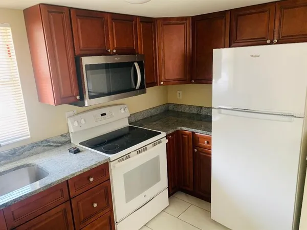 $1,300 | 2480 Chestnut Woods Drive, Lakeland, FL 33815