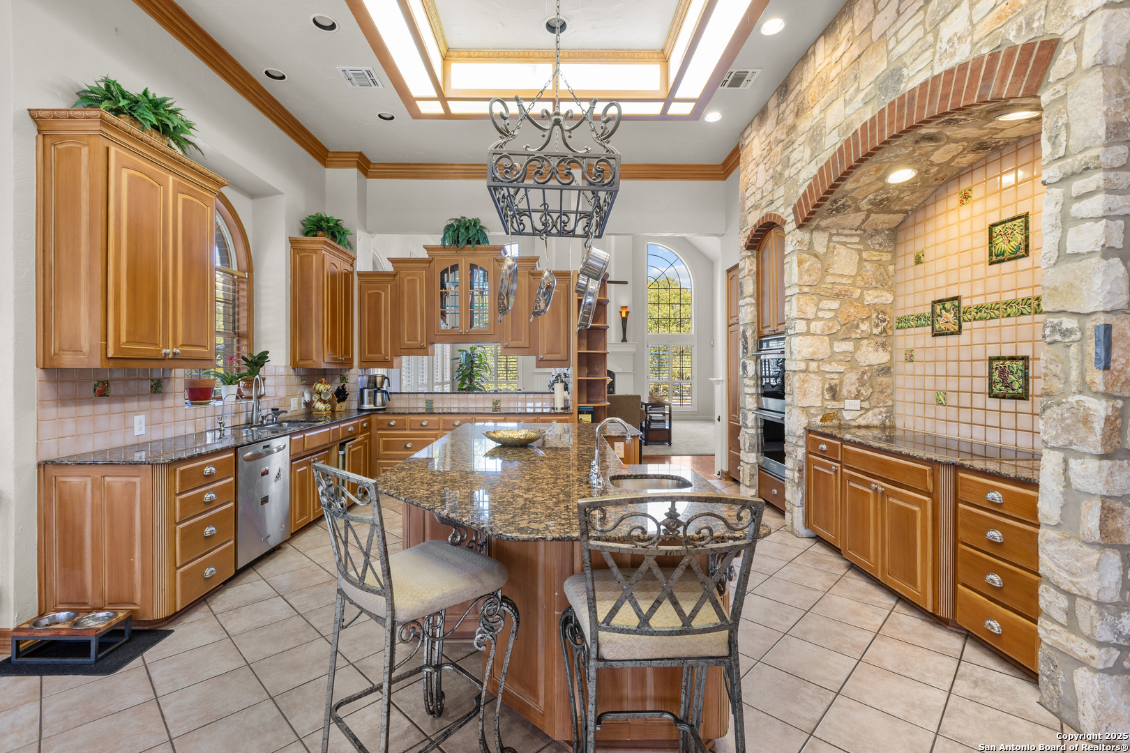 8040 Rolling Acres Trail Fair Oaks Ranch, TX 78015 - Photo 17 of 65