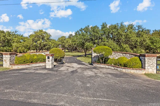 $1,550,000 | 8040 Rolling Acres Trail, Fair Oaks Ranch, TX 78015