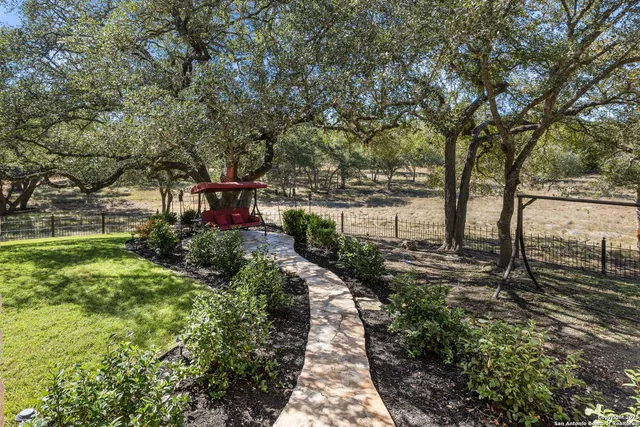 $1,550,000 | 8040 Rolling Acres Trail, Fair Oaks Ranch, TX 78015