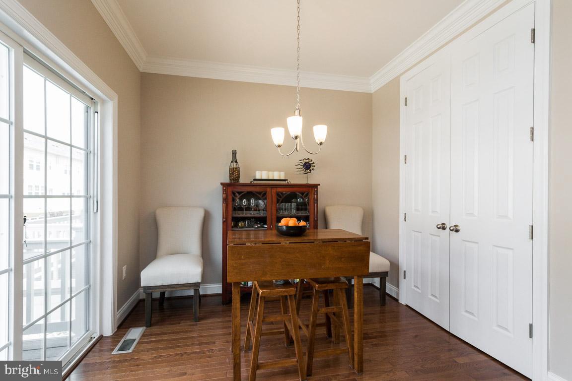 16040 Madison Ridge Place Gainesville, VA 20155 - Photo 12 of 33 Gallery Image 12