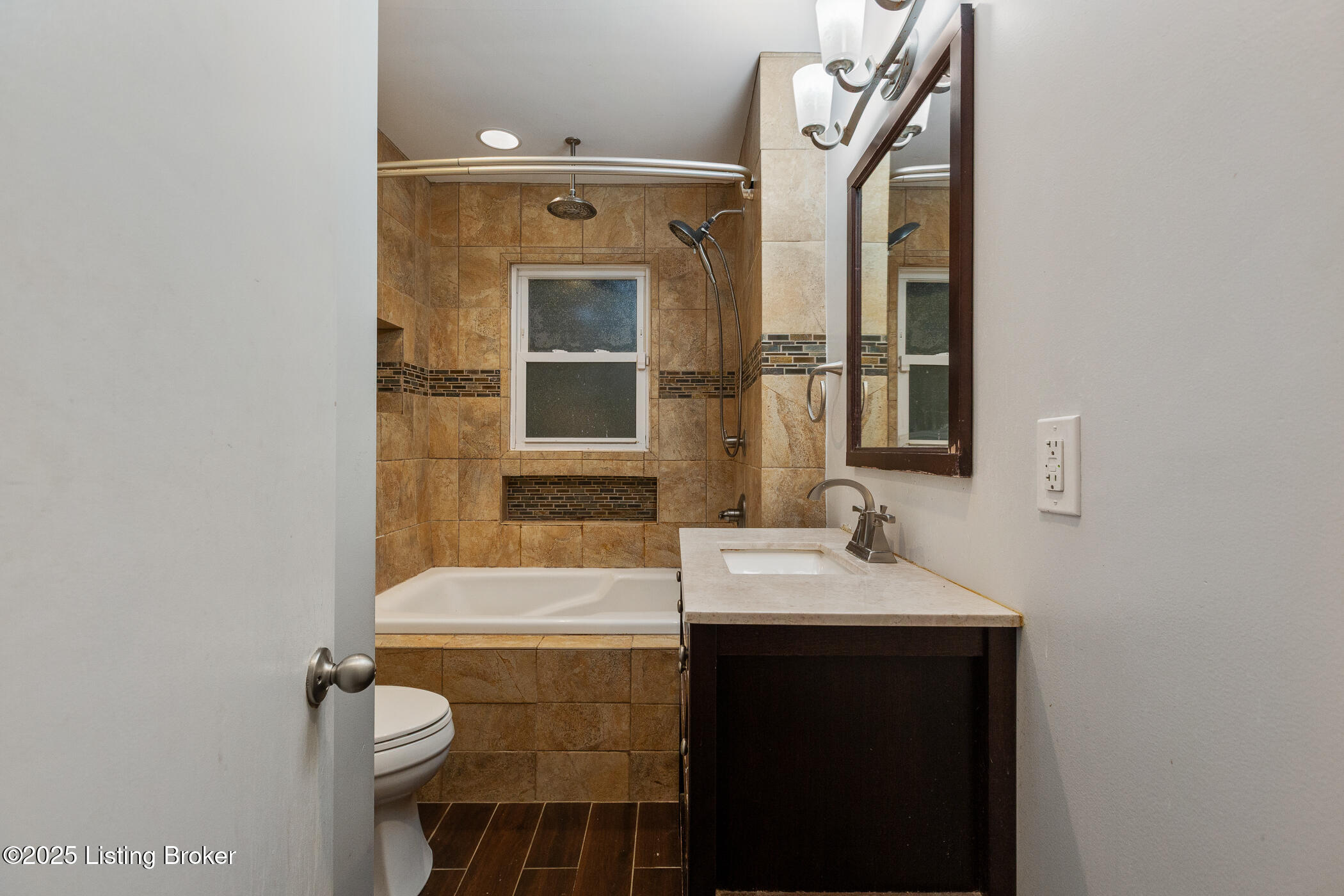 8809 Perry Road Louisville, KY 40222 - Photo 17 of 30 Full Bath