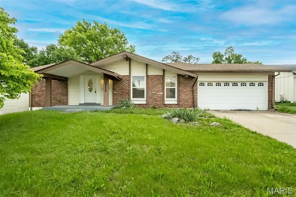 $215,000 | 3726 Briargrove Drive, Florissant, MO 63031