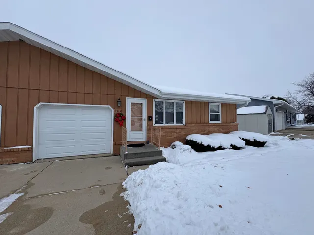 $185,000 | 2715 6th Avenue, Monroe, WI 53566