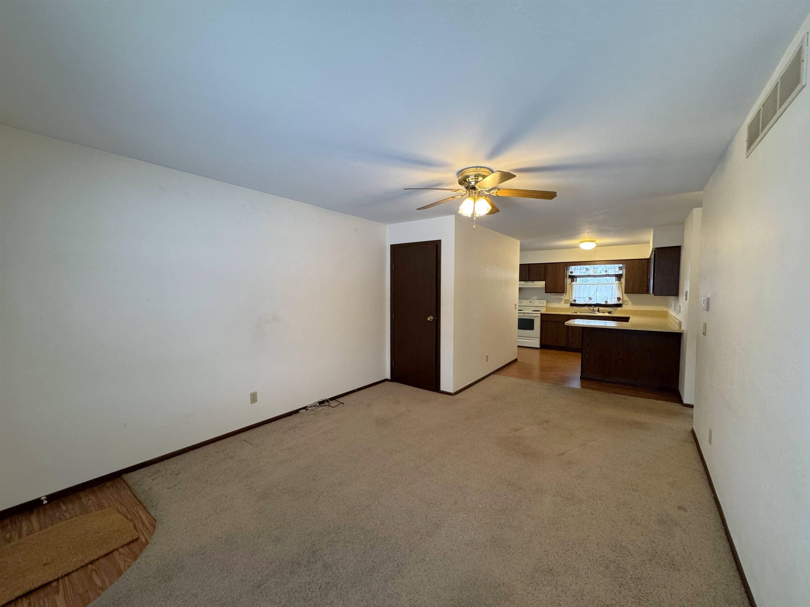 2715 6th Avenue Monroe, WI 53566 - Photo 6 of 32