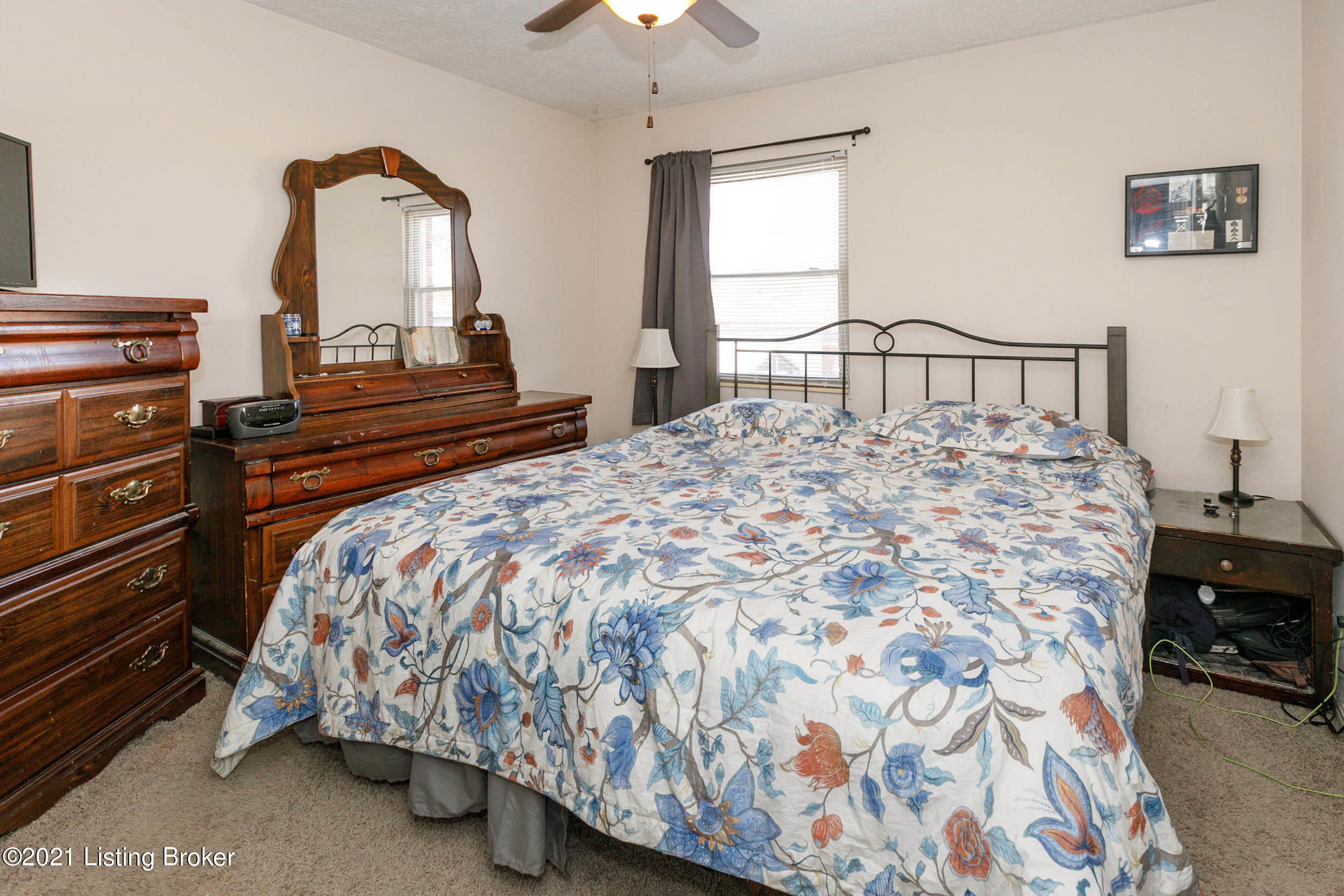11402 Angelina Road Louisville, KY 40229 - Photo 8 of 30 0013