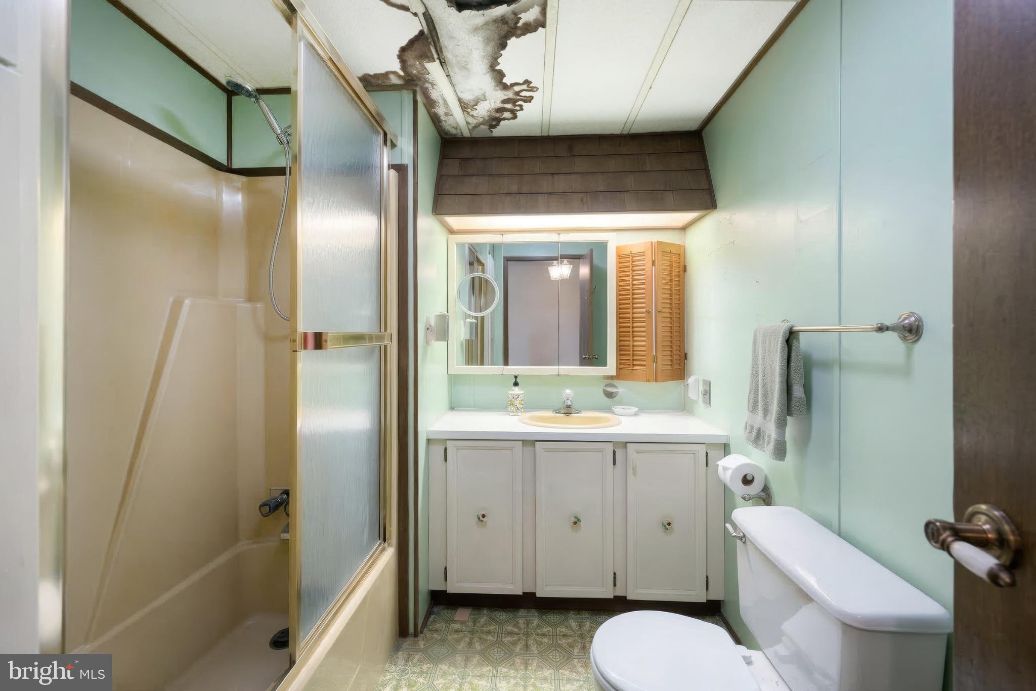 101 Tri Hill Road York, PA 17403 - Photo 18 of 34 Charming vintage bathroom with pastel hues.