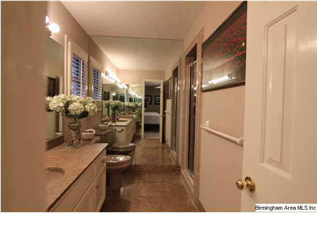 2021 Crossvine Road Birmingham, AL 35244 - Photo 17 of 24