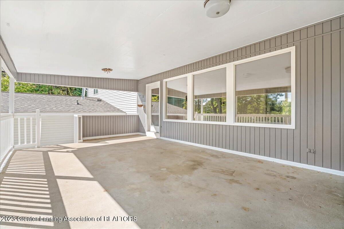 930 Delridge Road East Lansing, MI 48823 - Photo 35 of 50 Covered Porch2